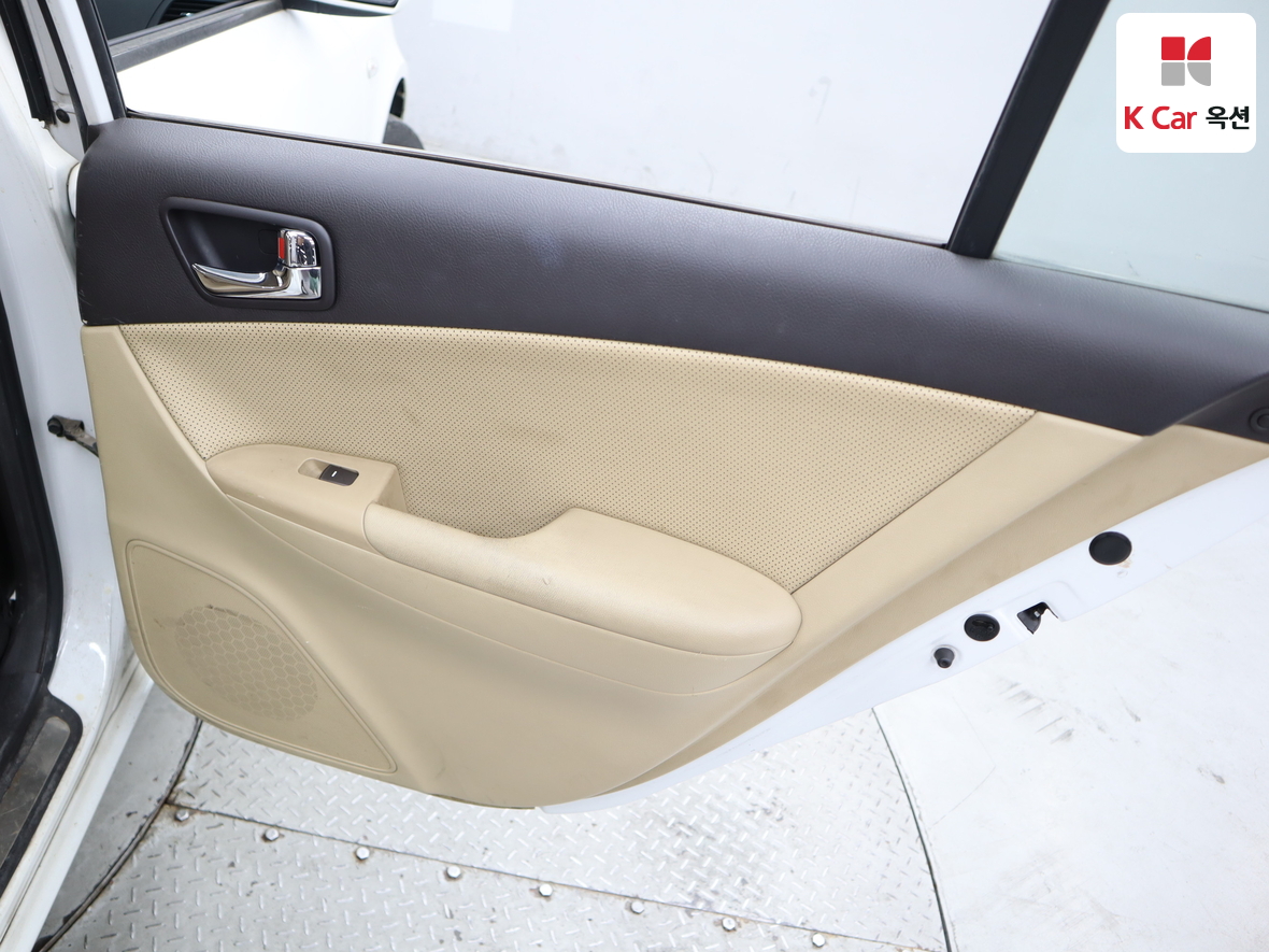 Hyundai Sonata 2008 - Image 25