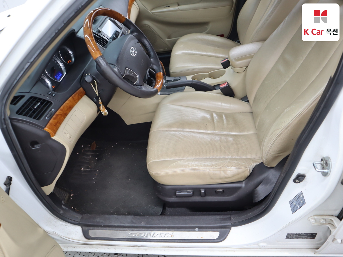 Hyundai Sonata 2008 - Image 18