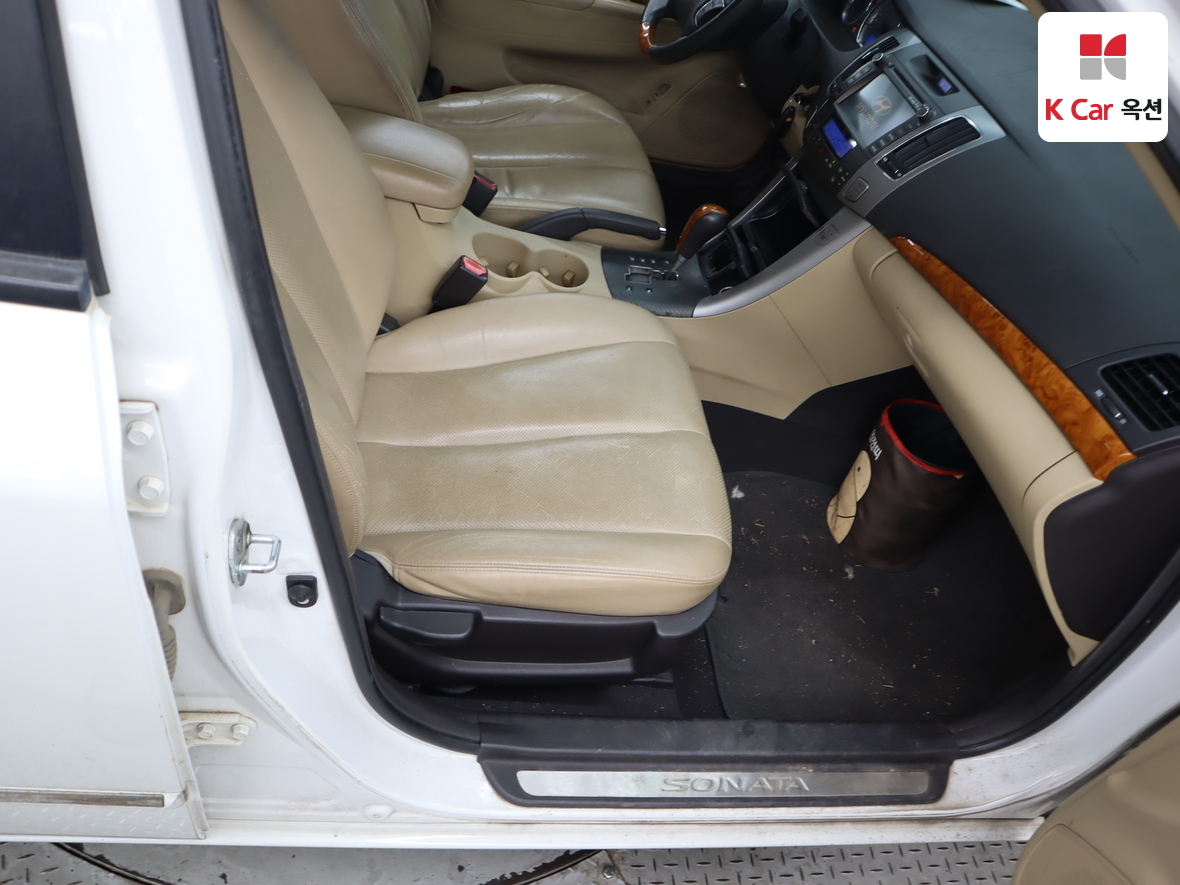 Hyundai Sonata 2008 - Image 28