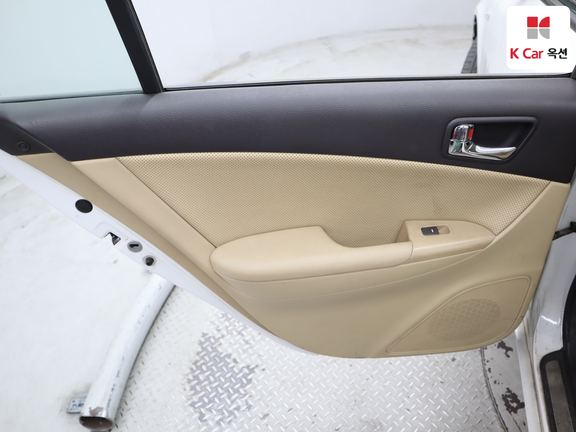 Hyundai Sonata 2008 - Image 21