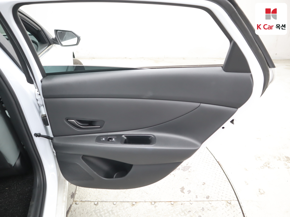 Hyundai Elantra 2025 - Image 27