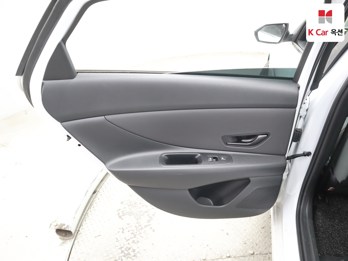 Hyundai Elantra 2025 - Image 23