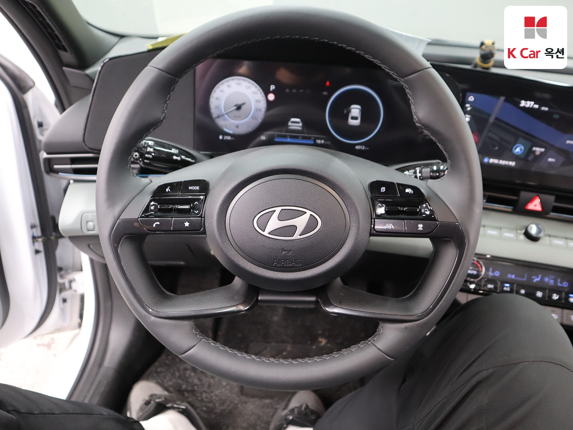 Hyundai Elantra 2025 - Image 10