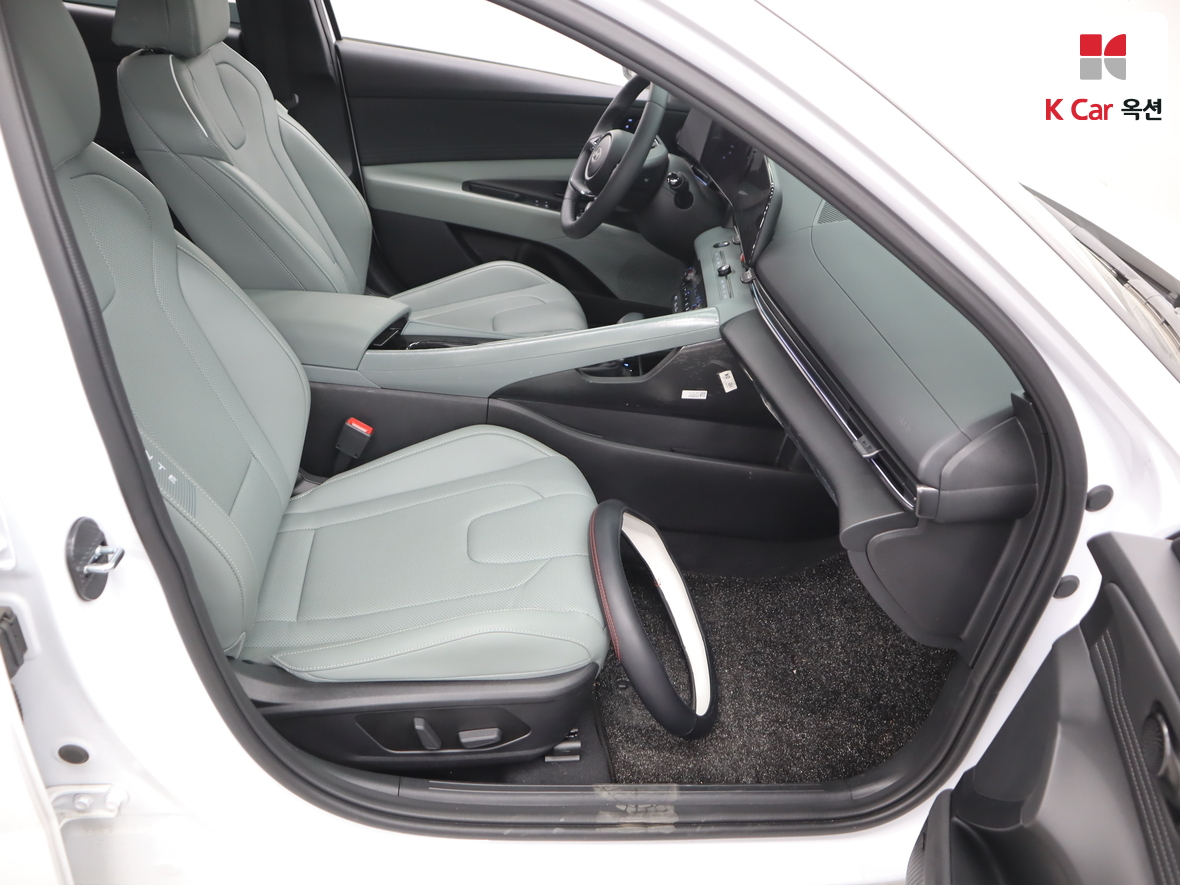 Hyundai Elantra 2025 - Image 30