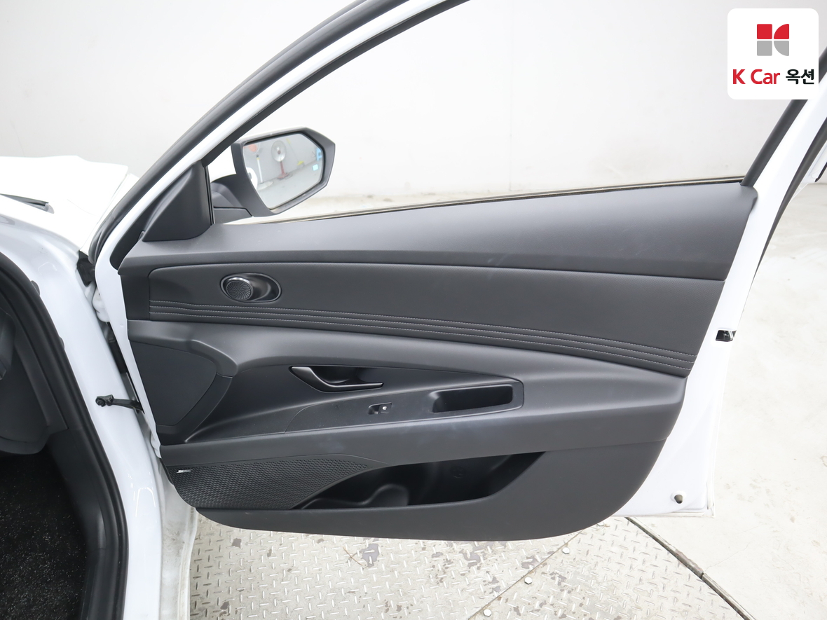 Hyundai Elantra 2025 - Image 29