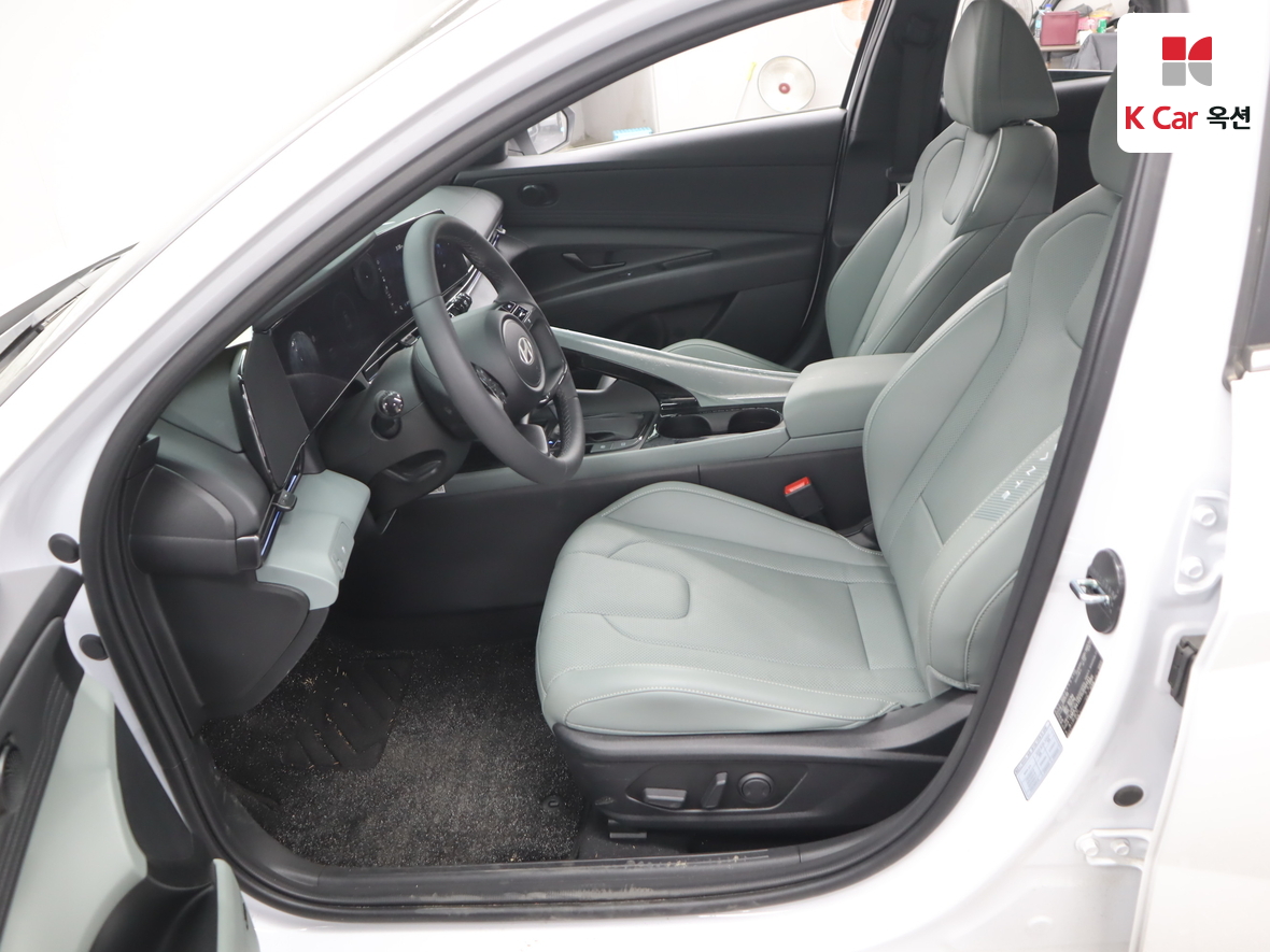 Hyundai Elantra 2025 - Image 18