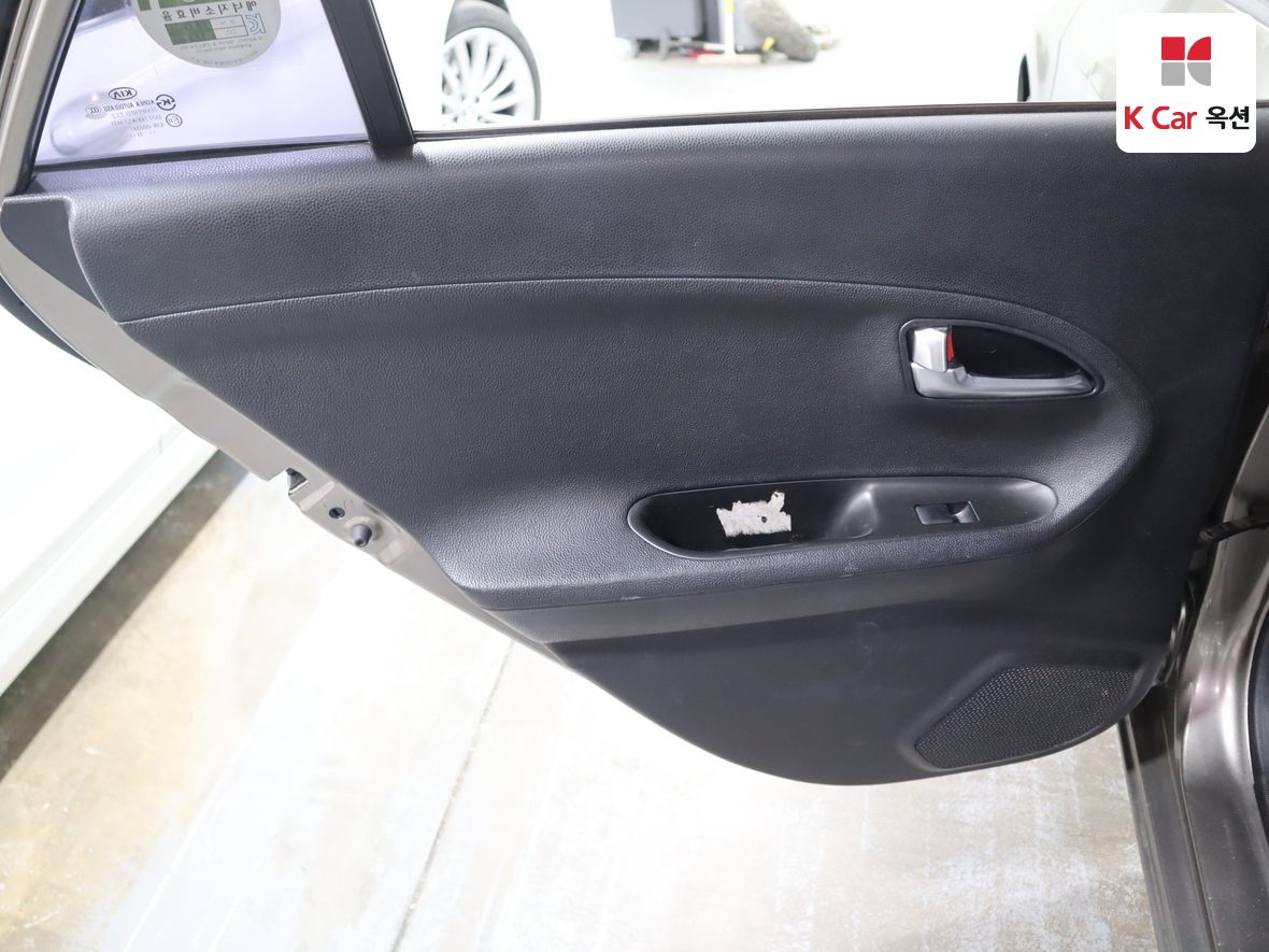 Kia Morning 2012 - Image 21