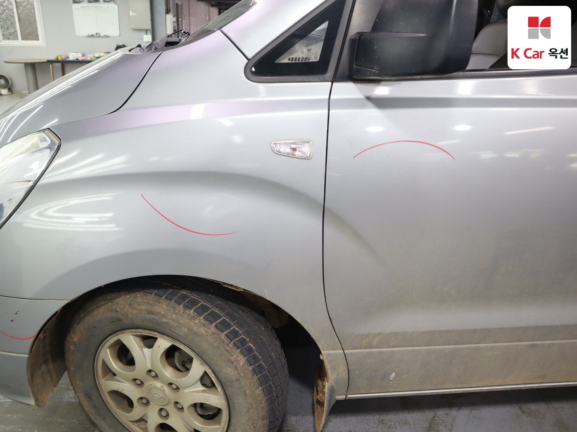 Hyundai Grand Starex - 41