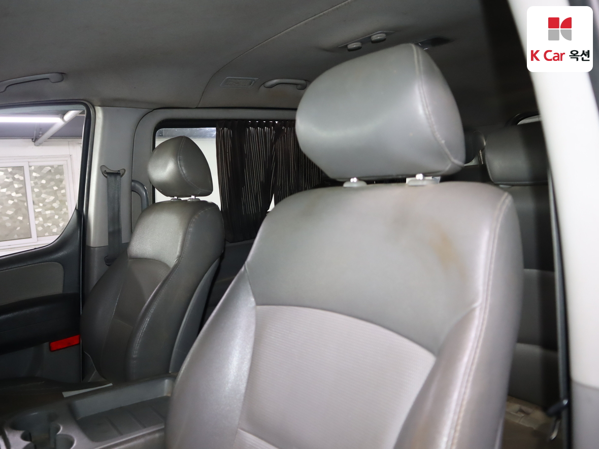 Hyundai Grand Starex - 18