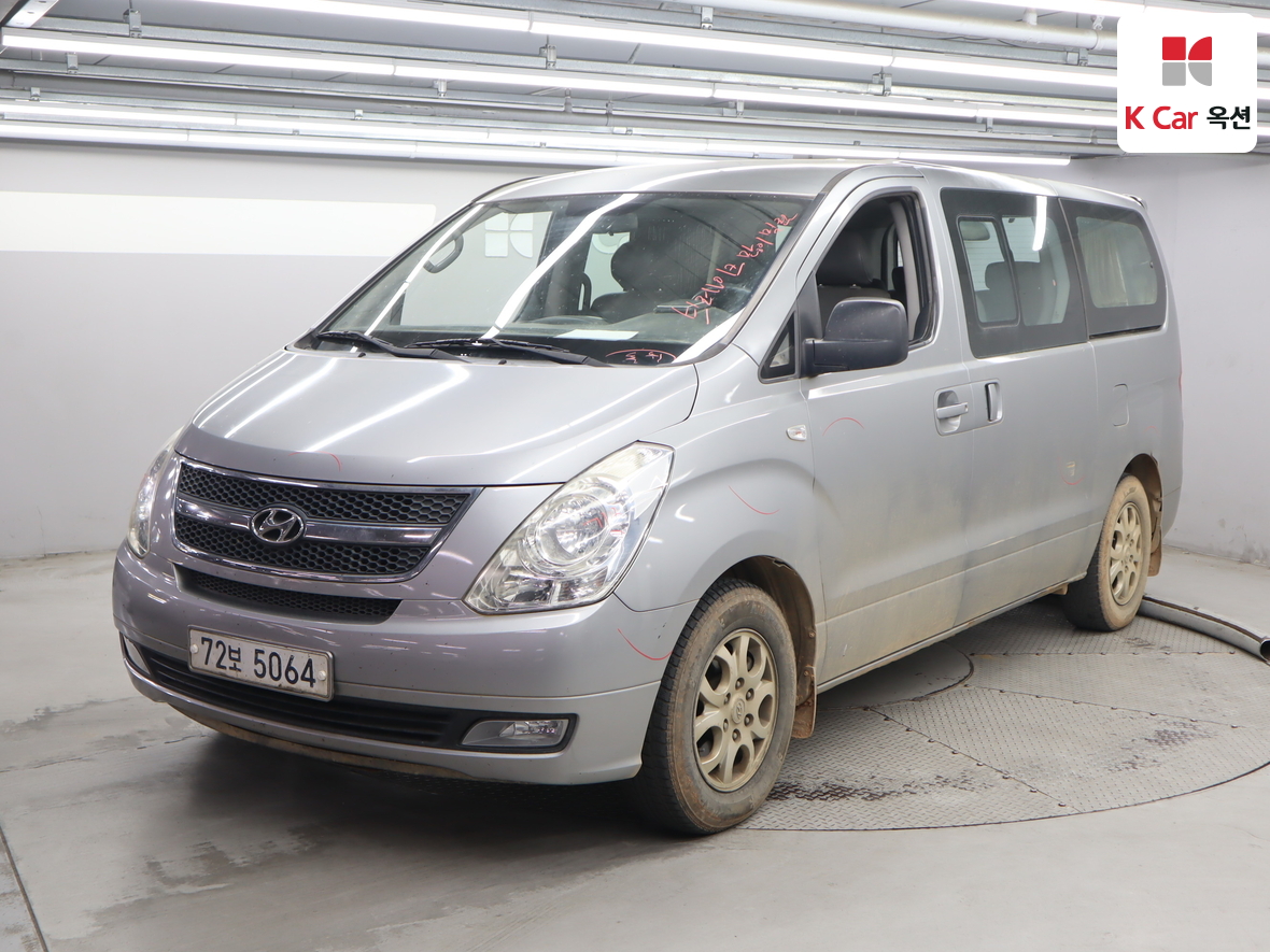 Hyundai Grand Starex - 1