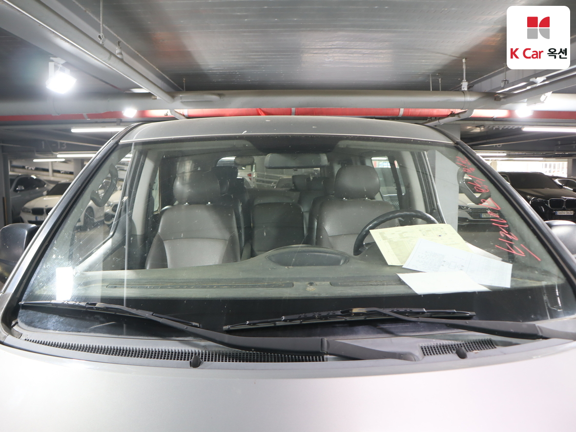 Hyundai Grand Starex - 33