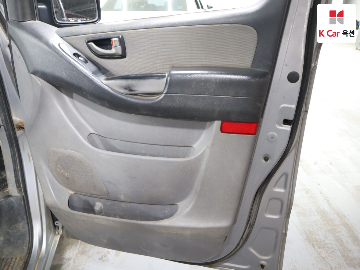 Hyundai Grand Starex - 27