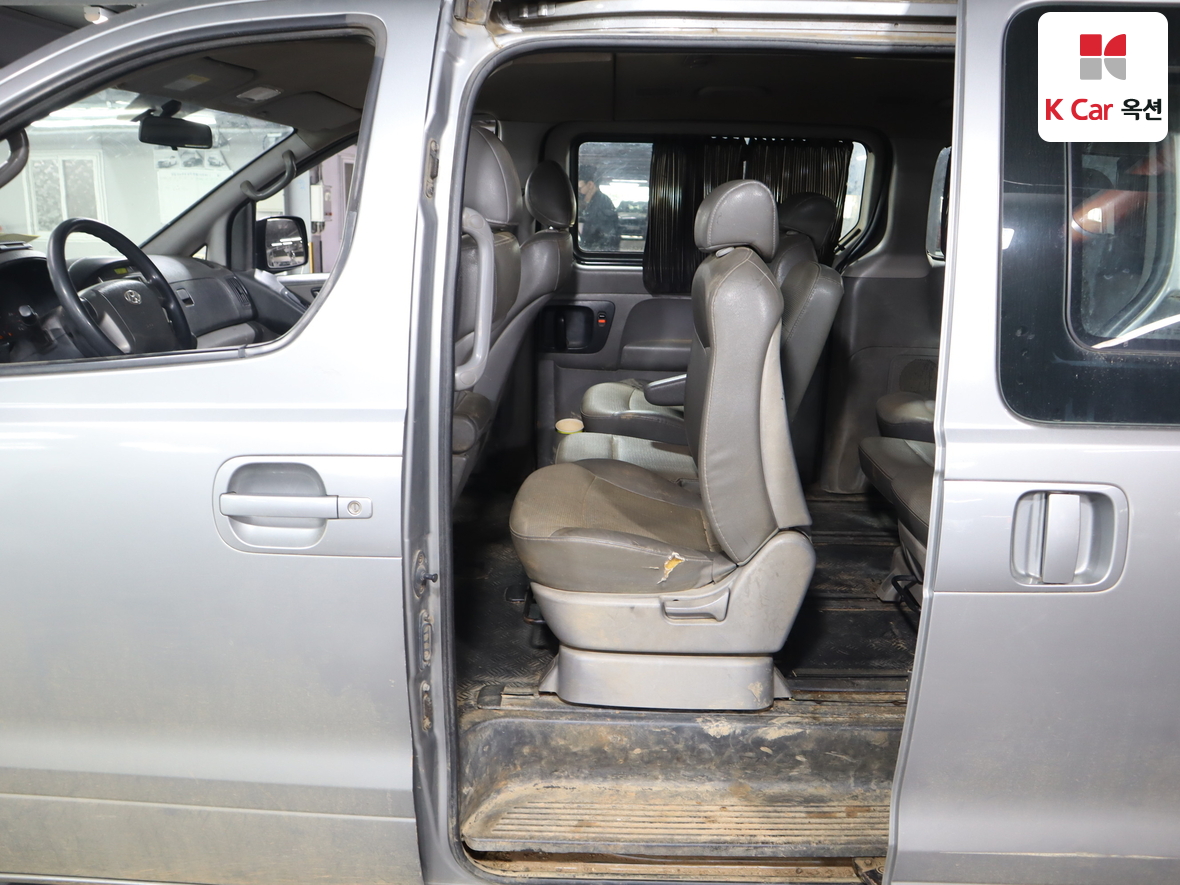 Hyundai Grand Starex - 21