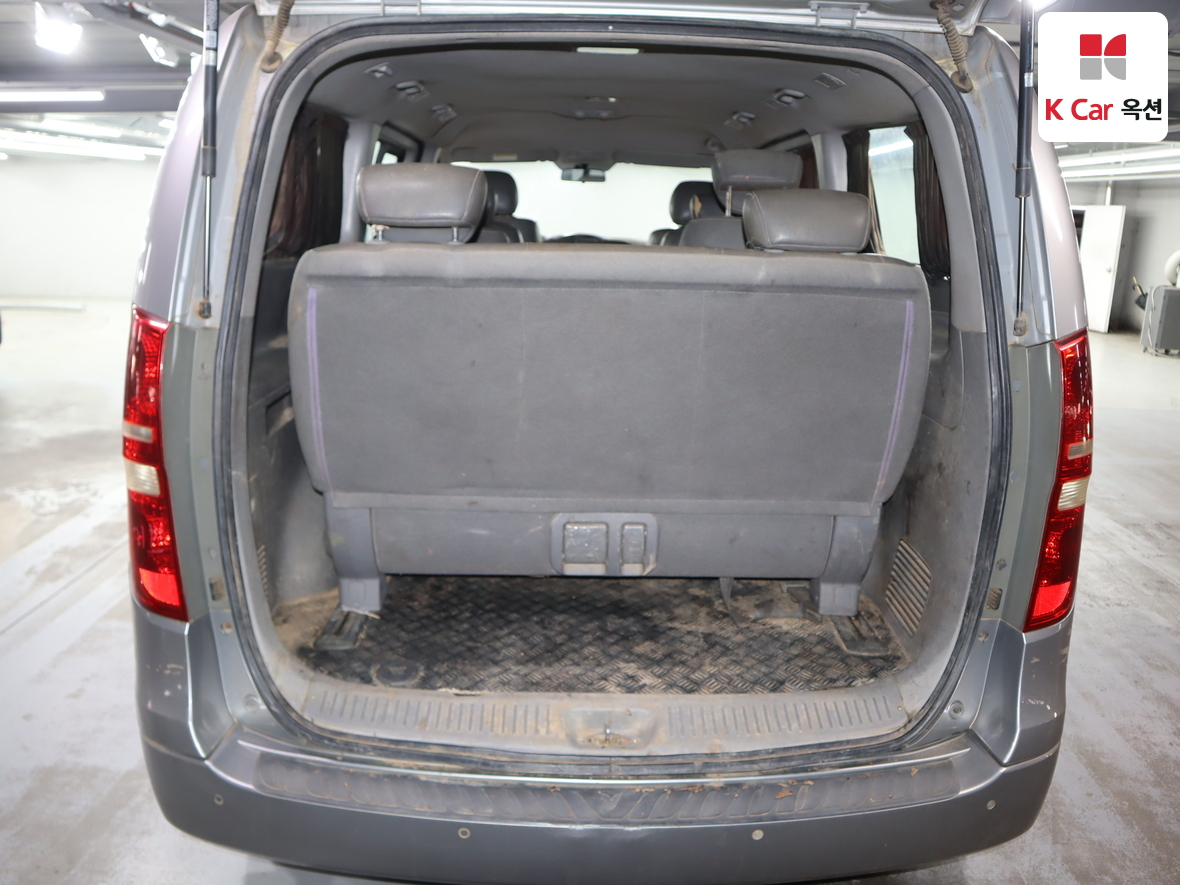 Hyundai Grand Starex - 24