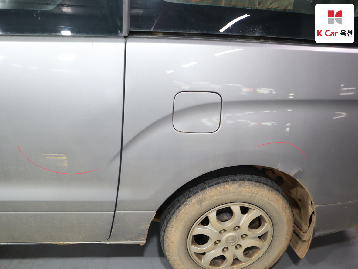 Hyundai Grand Starex - 42