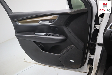 2018 - cadillac xt5