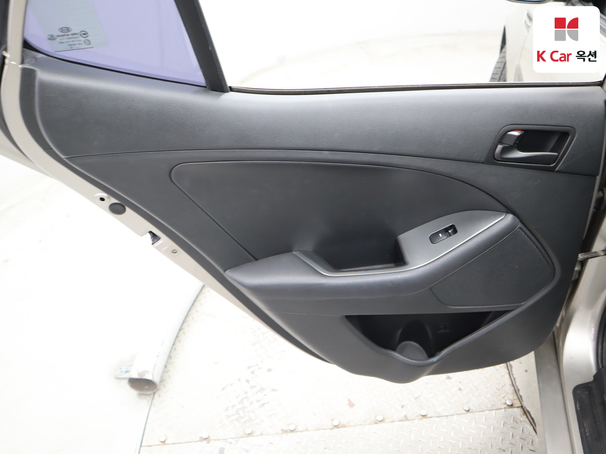 Kia K5 2014 - Image 22