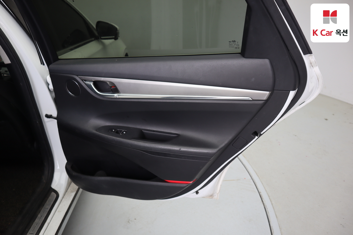 Hyundai Grandeur - 27