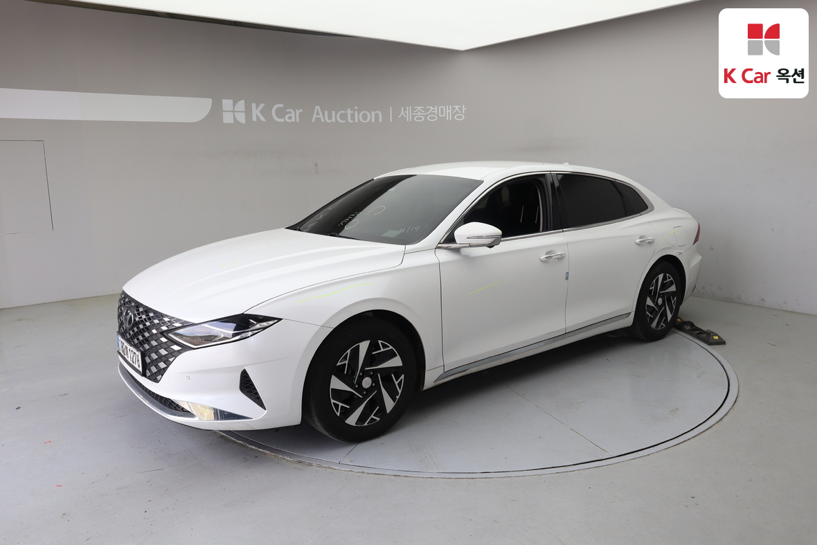 Hyundai Grandeur - 1