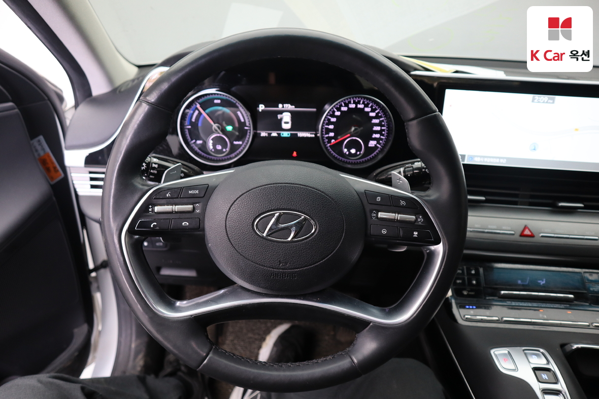 Hyundai Grandeur - 10