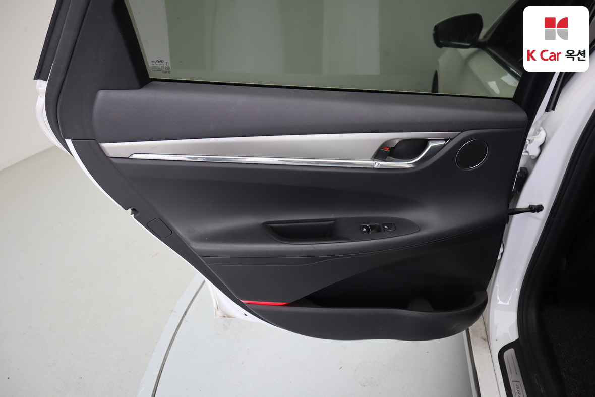 Hyundai Grandeur - 22