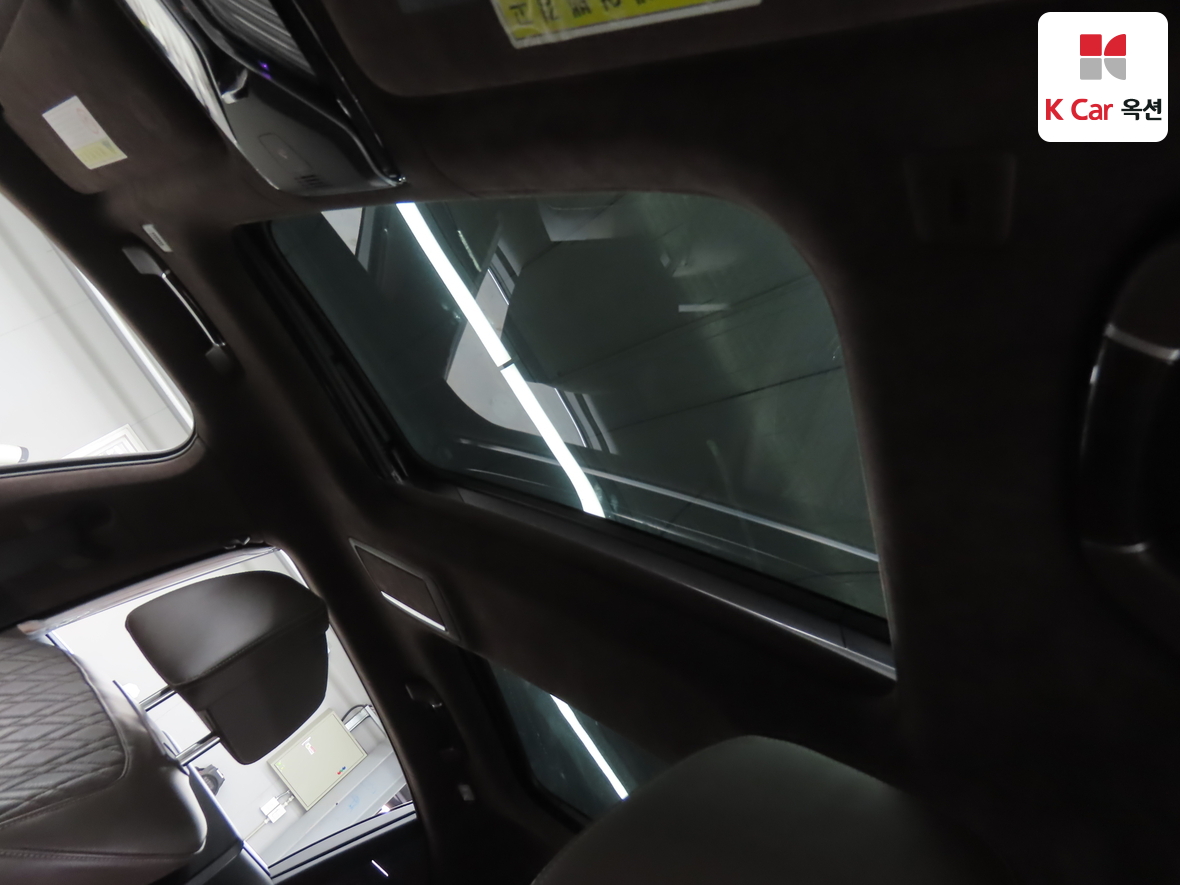 BMW 7 Series - 21