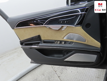 2021 - audi a8