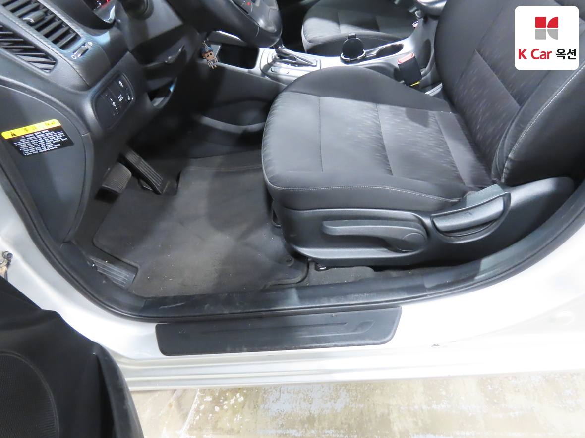 Kia K3 2013 - Image 17