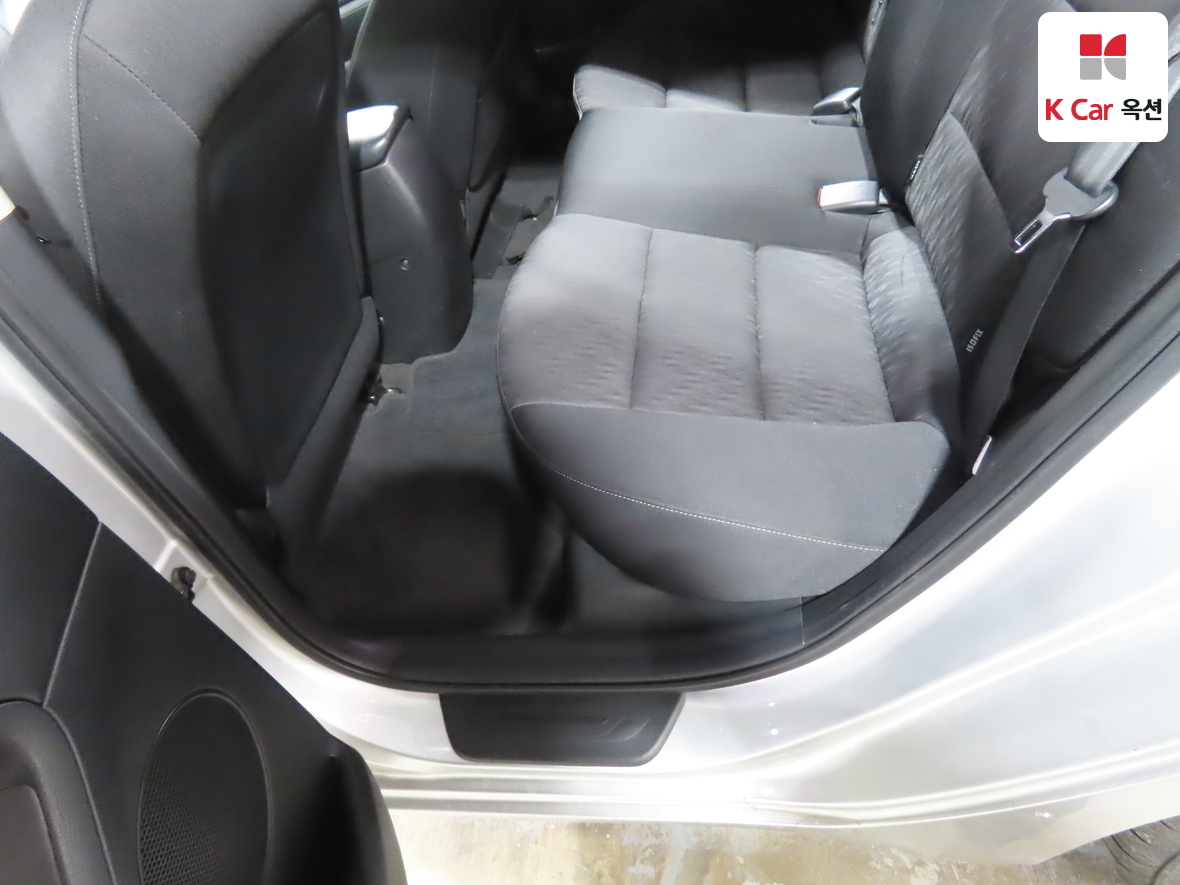 Kia K3 2013 - Image 22