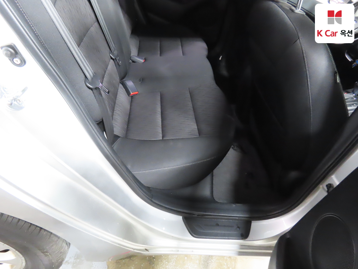 Kia K3 2013 - Image 26