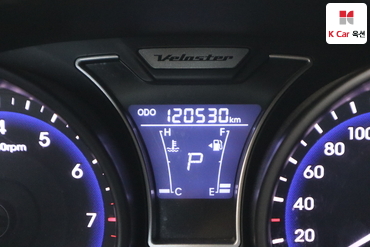 2013 - hyundai veloster