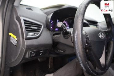 2013 - hyundai veloster