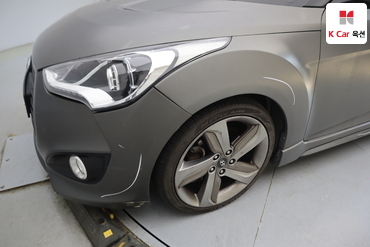 2013 - hyundai veloster