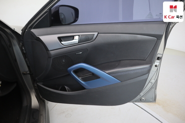 2013 - hyundai veloster