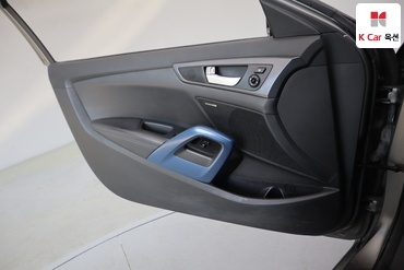 2013 - hyundai veloster