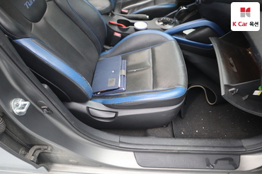 2013 - hyundai veloster