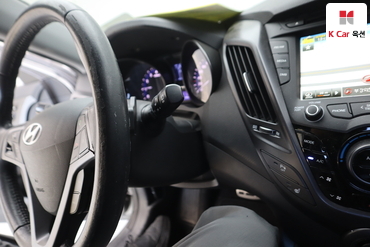 2013 - hyundai veloster