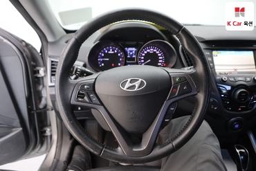 2013 - hyundai veloster