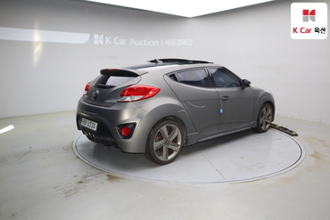 2013 - hyundai veloster