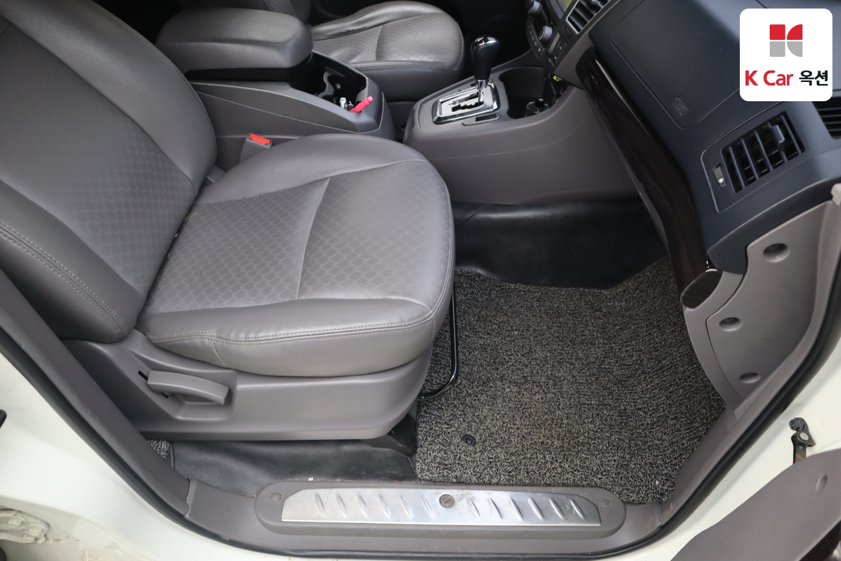 KG Mobility Korando Turismo - 32
