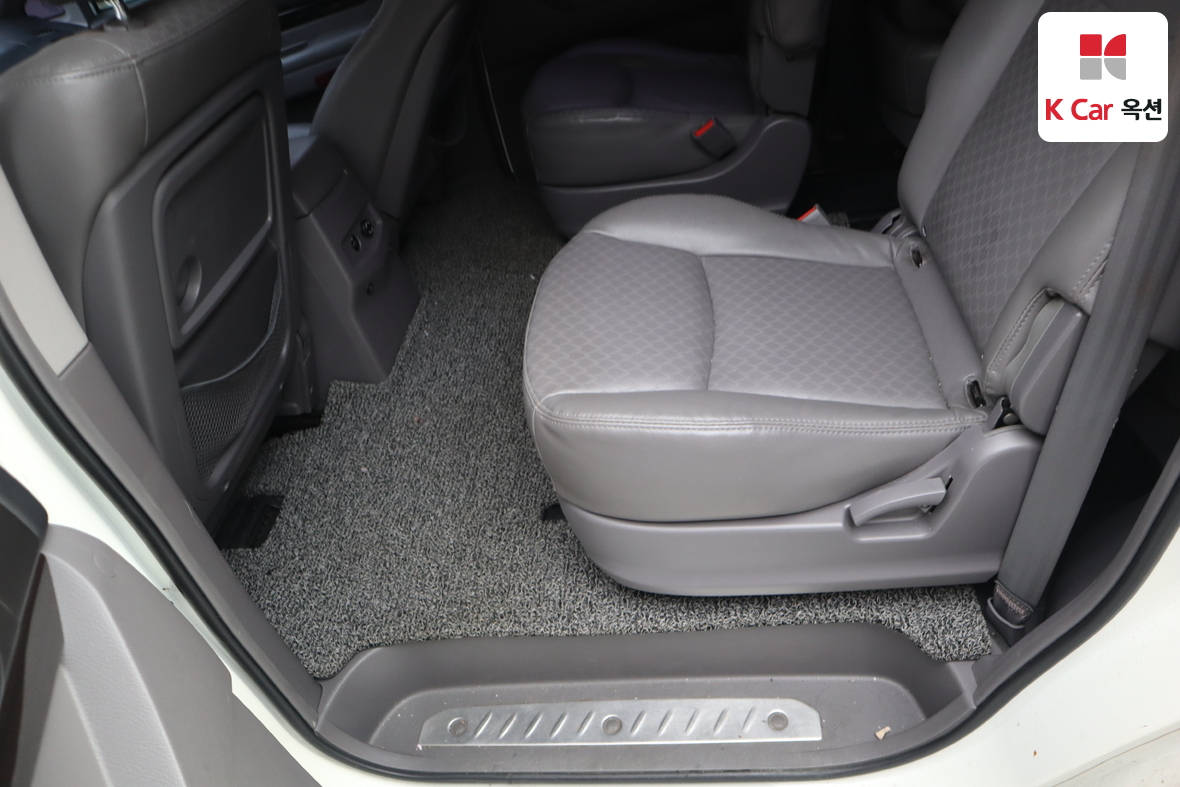 KG Mobility Korando Turismo - 23