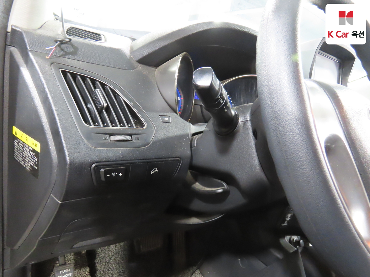 Hyundai Tucson 2011 - Image 9