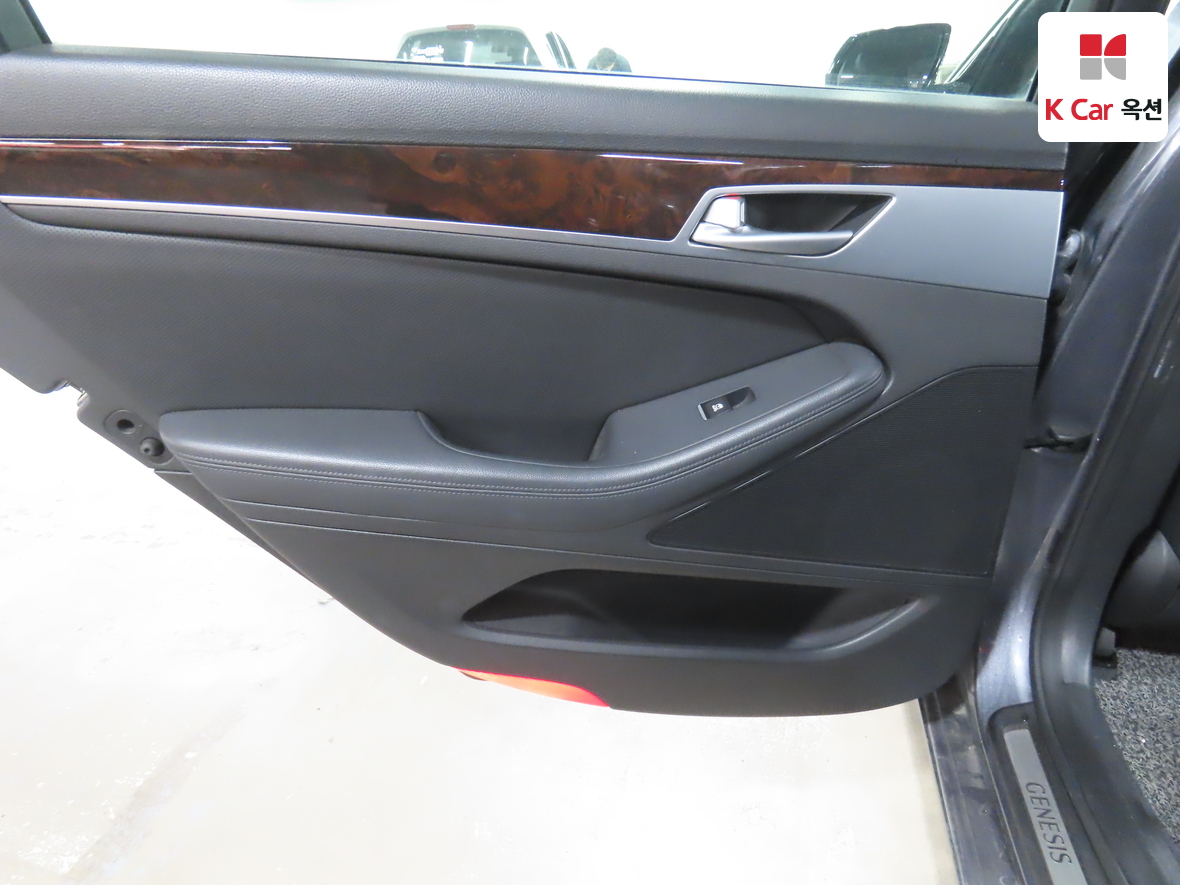 Hyundai Genesis 2015 - Image 23