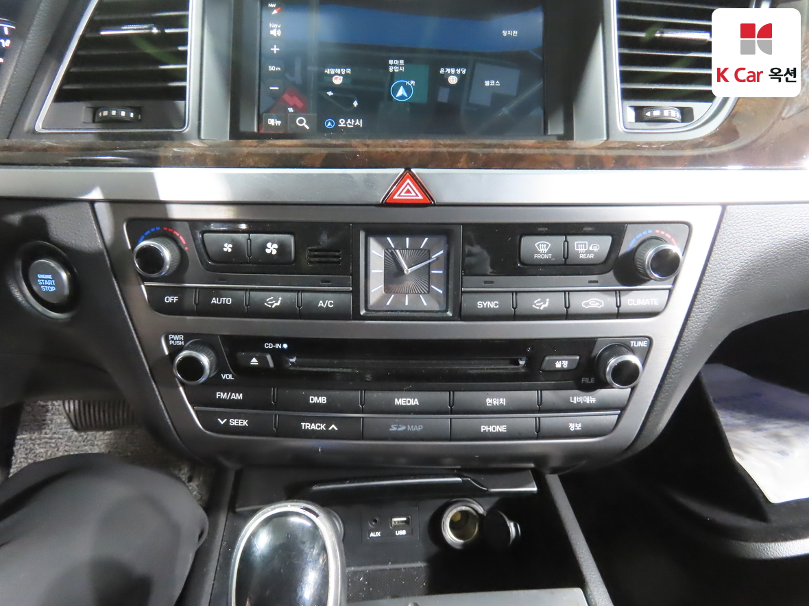 Hyundai Genesis 2015 - Image 15