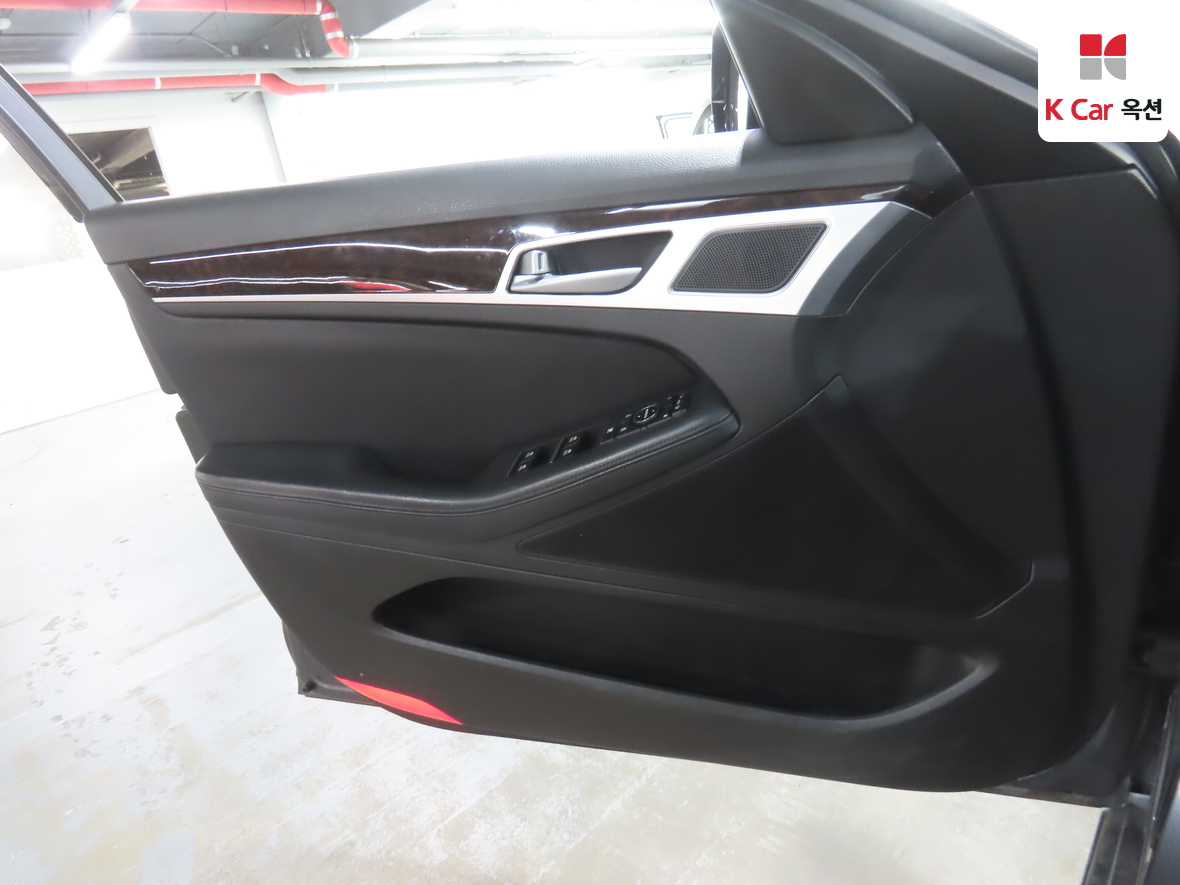 Hyundai Genesis 2015 - Image 8