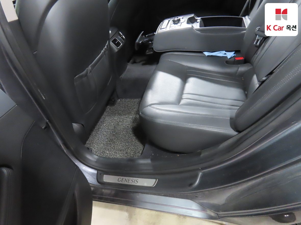 Hyundai Genesis 2015 - Image 24