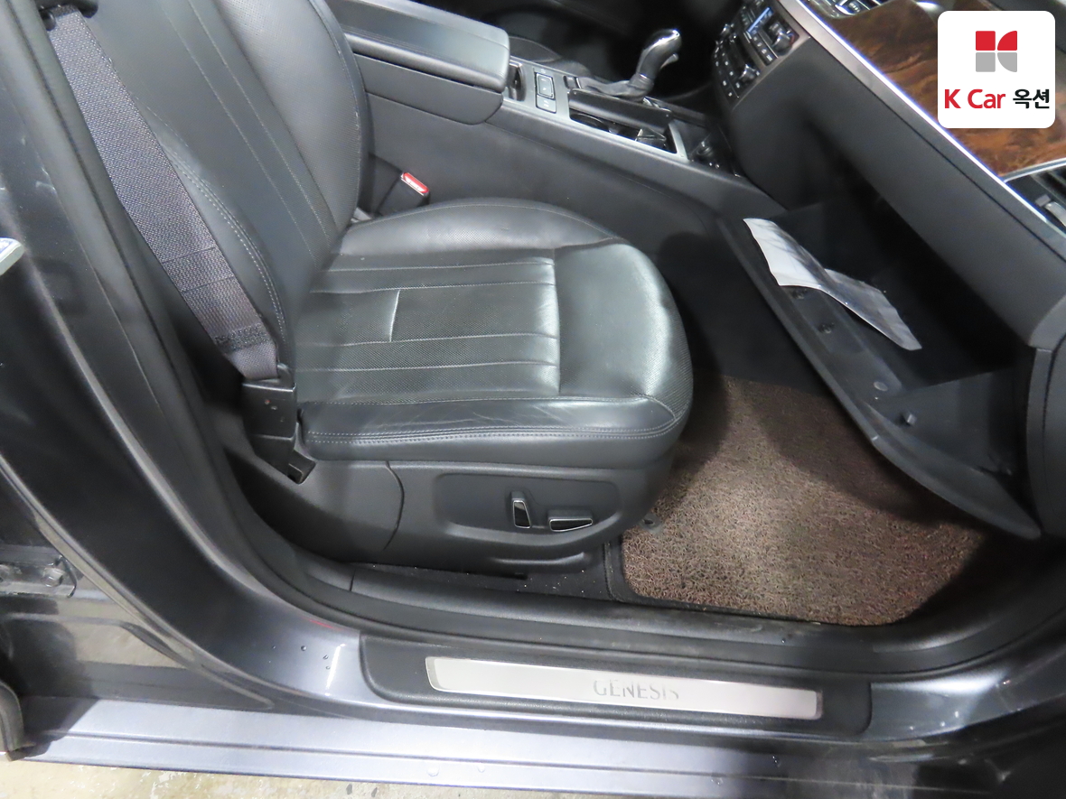 Hyundai Genesis 2015 - Image 31
