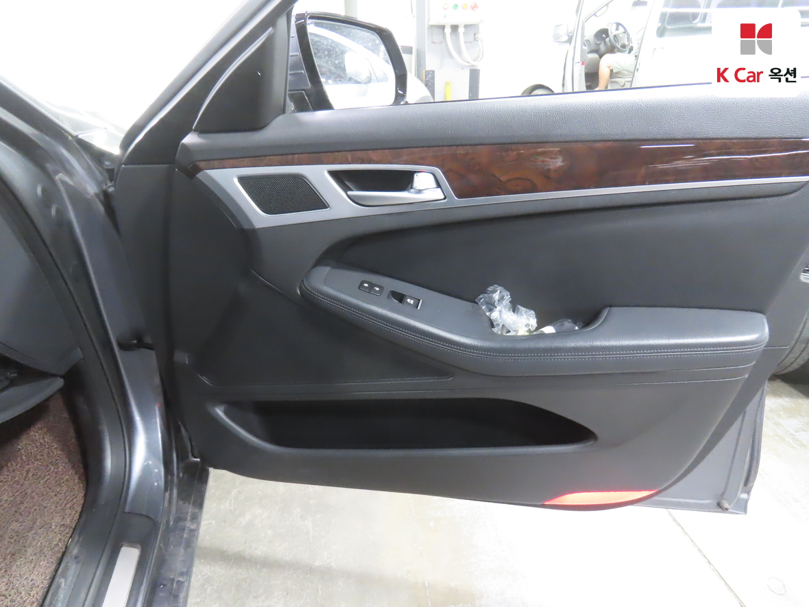Hyundai Genesis 2015 - Image 30