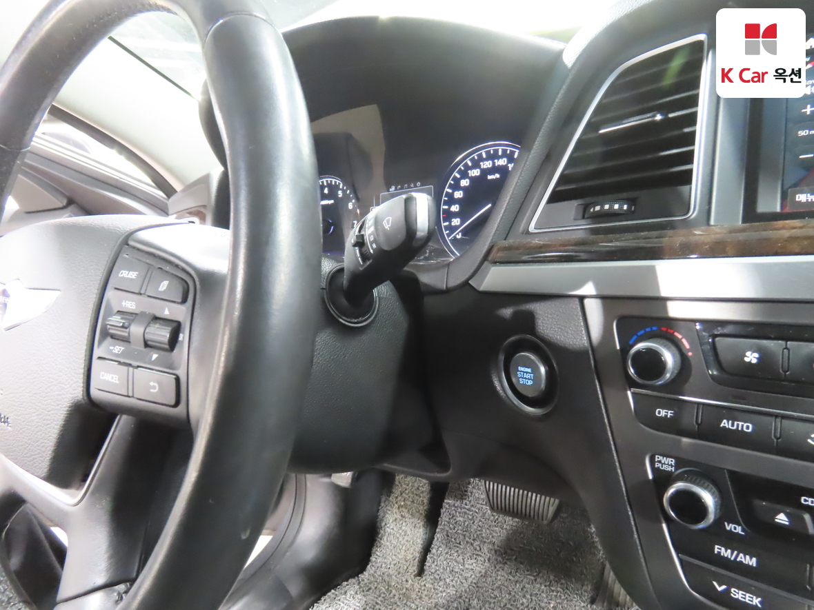 Hyundai Genesis 2015 - Image 11