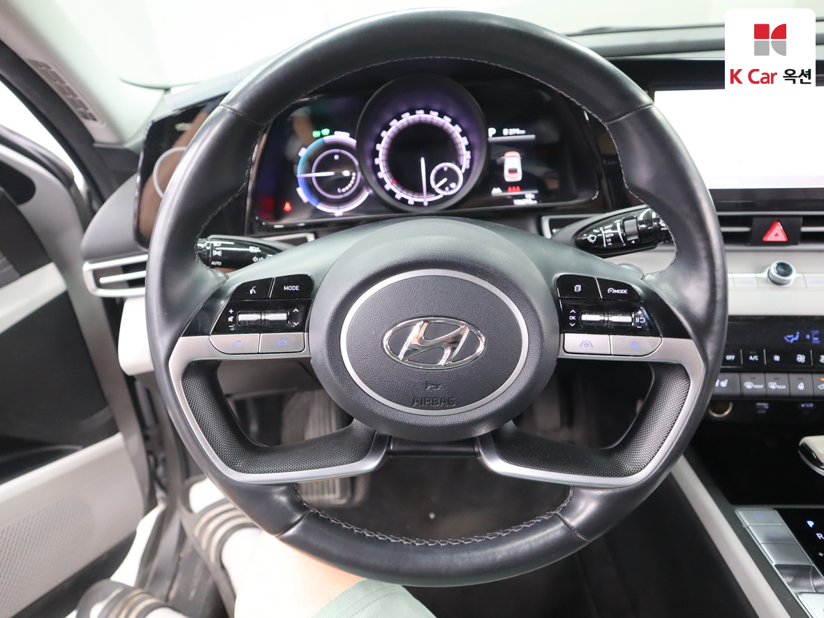 Hyundai Elantra - 10